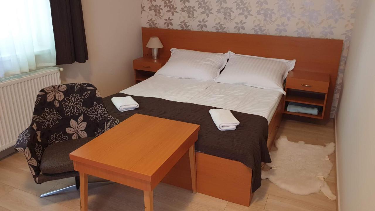 Keller Apartmanok Hajduszoboszlo Ngoại thất bức ảnh