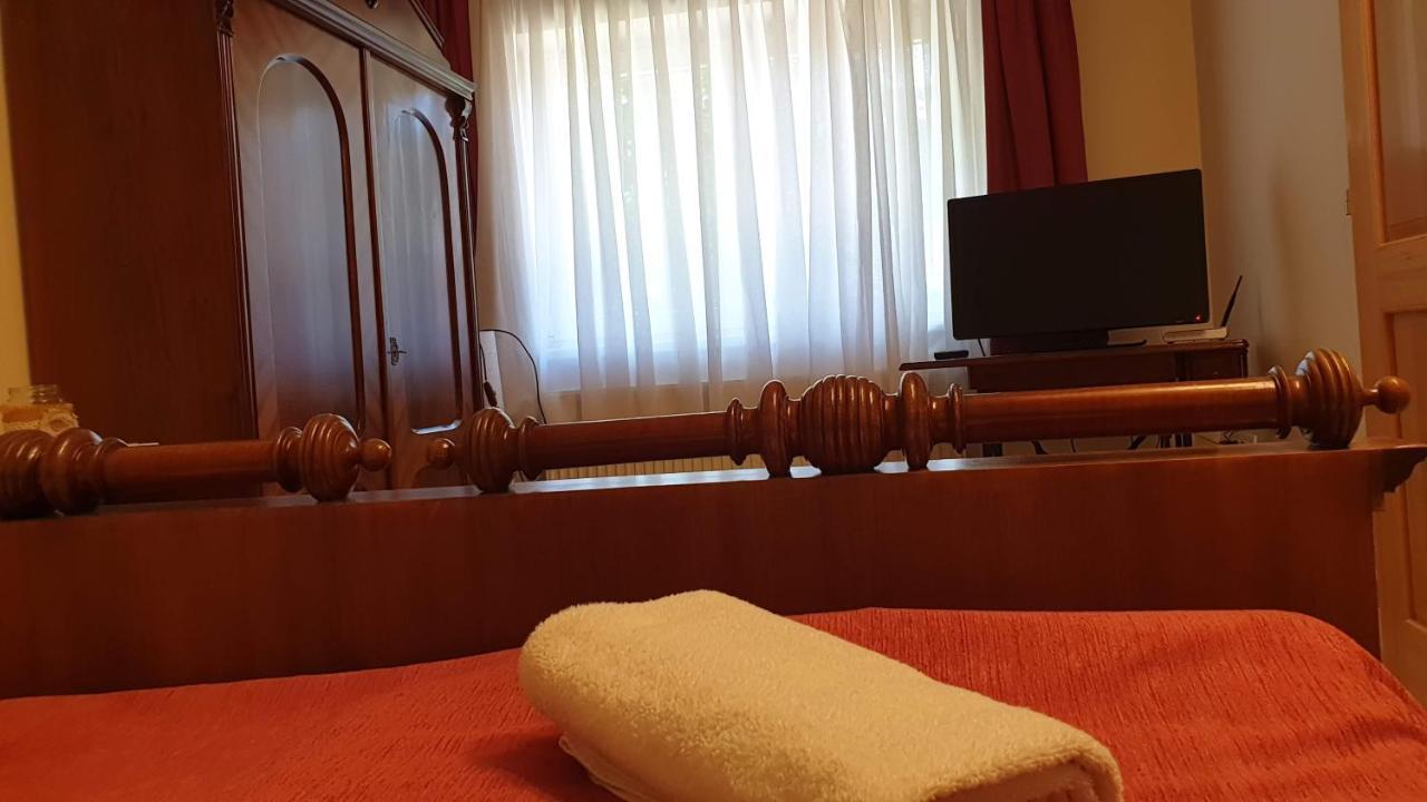 Keller Apartmanok Hajduszoboszlo Ngoại thất bức ảnh