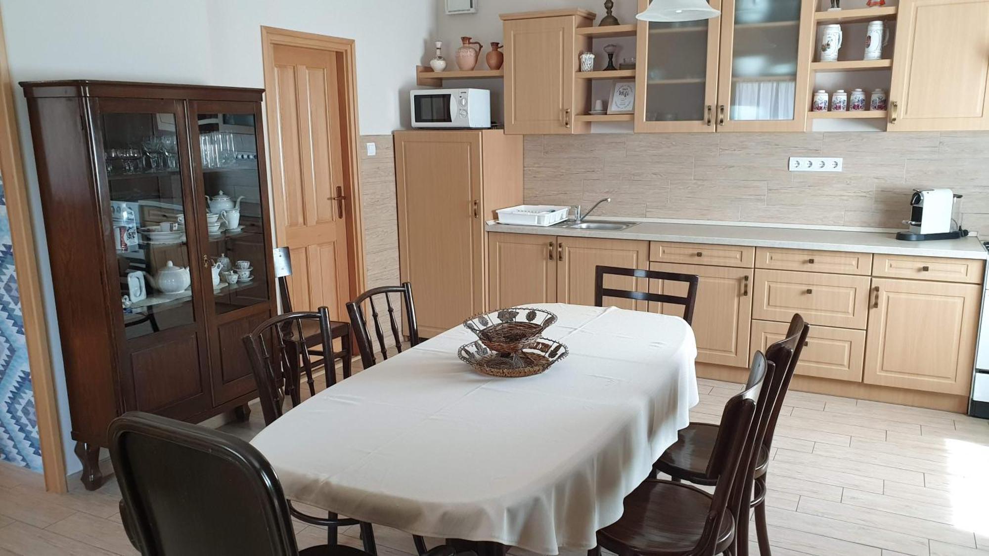 Keller Apartmanok Hajduszoboszlo Phòng bức ảnh